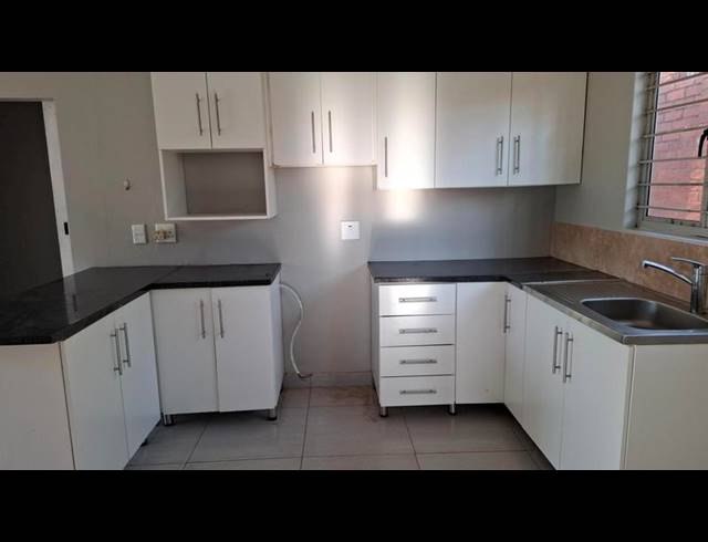 2 BEDROOM PROPERTY TO RENT IN OVERPORT